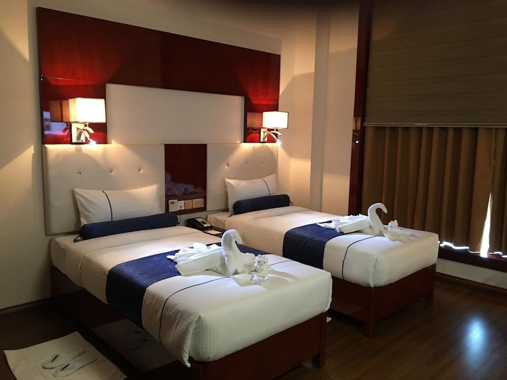 Golden Tulip Headington Ruwi Hotel Muskat Bagian luar foto